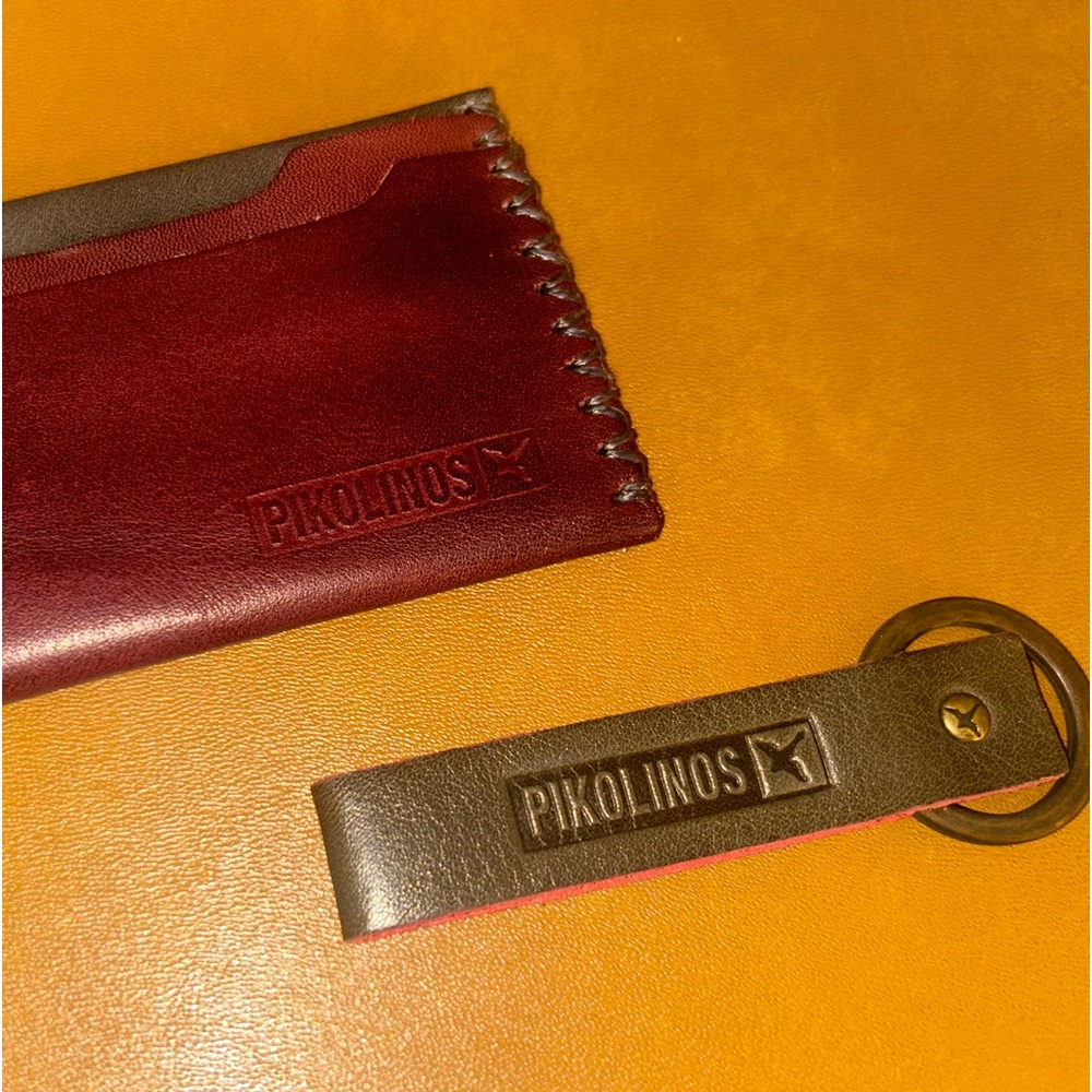 Pikolinos Red and Black Leather Credit Card Holder w/ Keychain